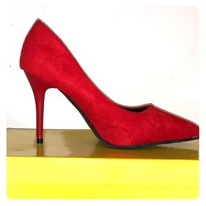 Red heels NEVER WORN!